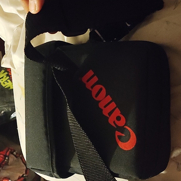 Vintage Canon camera and Canon bag with brush cleaner - Picture 8 of 13